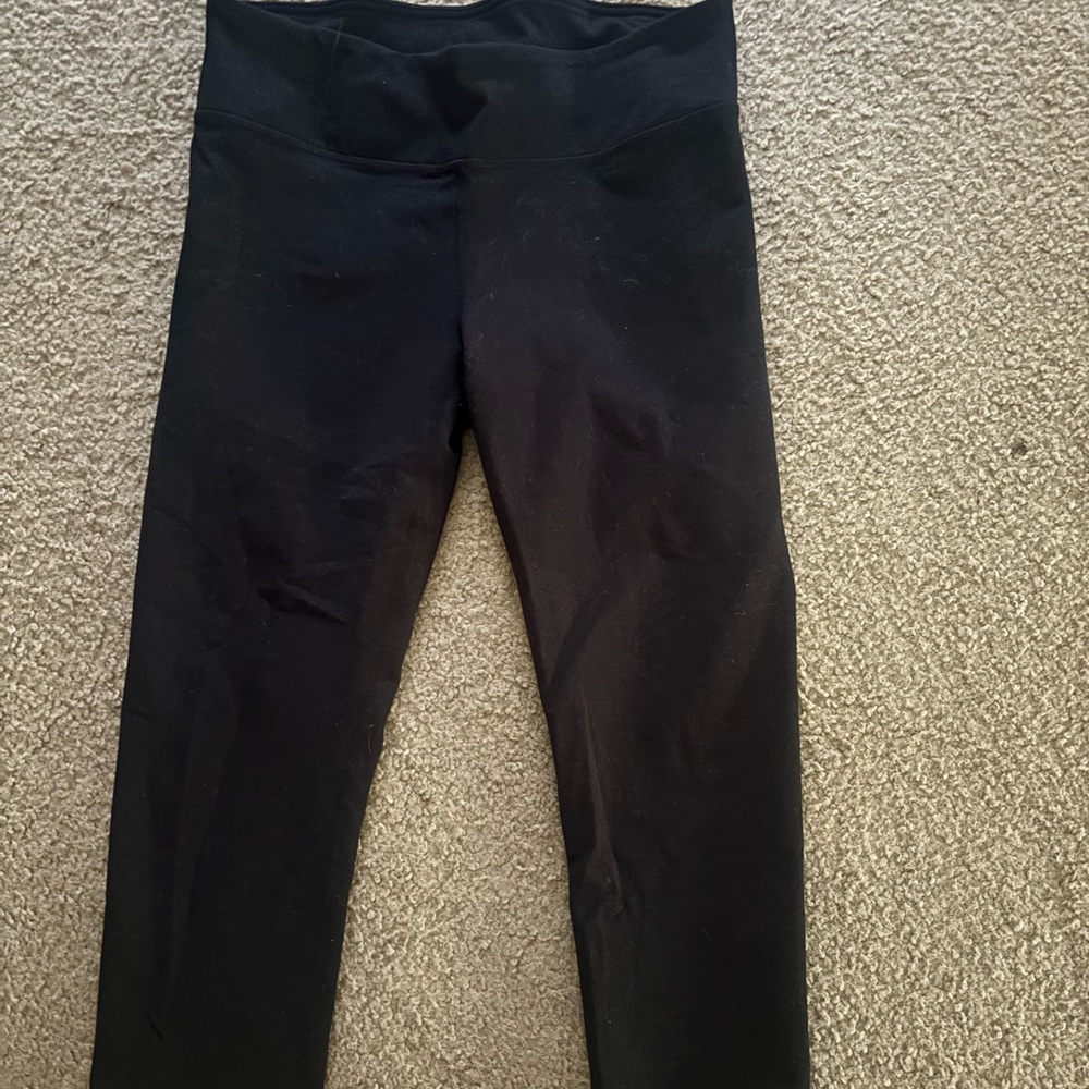 Fabletics Black capri Leggings size small
